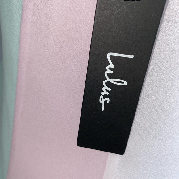 Beautiful pastel Lulus dress - Picture 4 of 4
